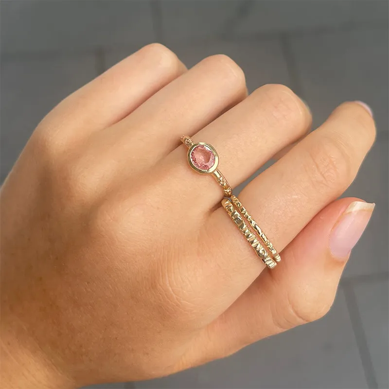 Embossed Ring, Pink Spinel, 9kt Yellow Gold